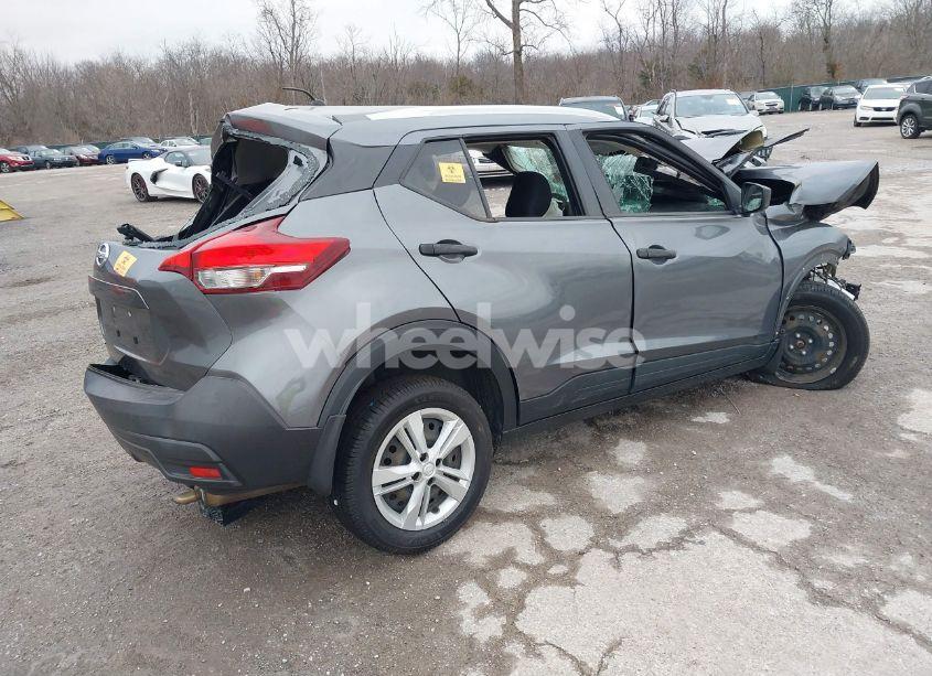 Photo 4 of 2019 Nissan Kicks S (VIN 3N1CP5CU4KL546054)