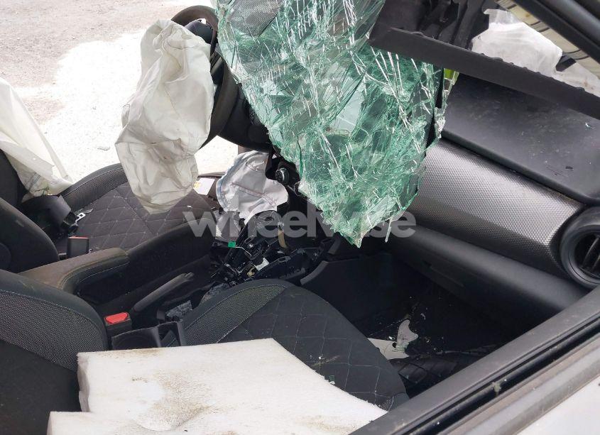 Photo 5 of 2019 Nissan Kicks S (VIN 3N1CP5CU4KL546054)