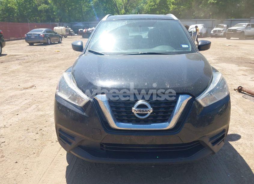 Photo 12 of 2018 Nissan Kicks S (VIN 3N1CP5CU5JL507021)