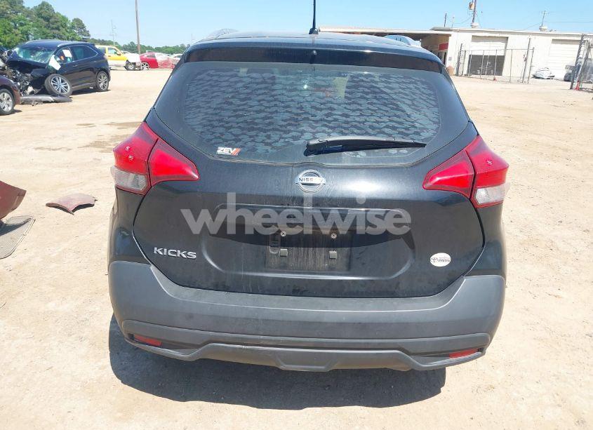 Photo 16 of 2018 Nissan Kicks S (VIN 3N1CP5CU5JL507021)