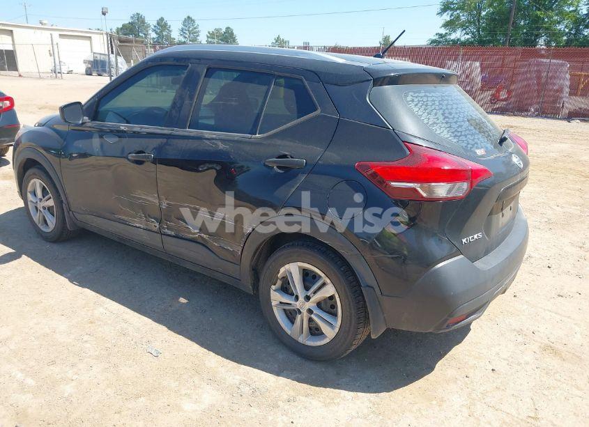 Photo 3 of 2018 Nissan Kicks S (VIN 3N1CP5CU5JL507021)