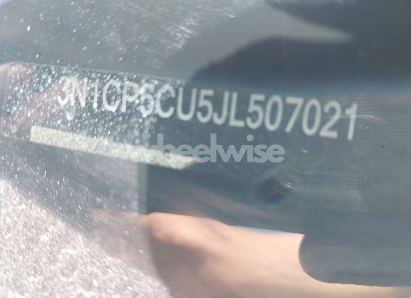 Photo 9 of 2018 Nissan Kicks S (VIN 3N1CP5CU5JL507021)