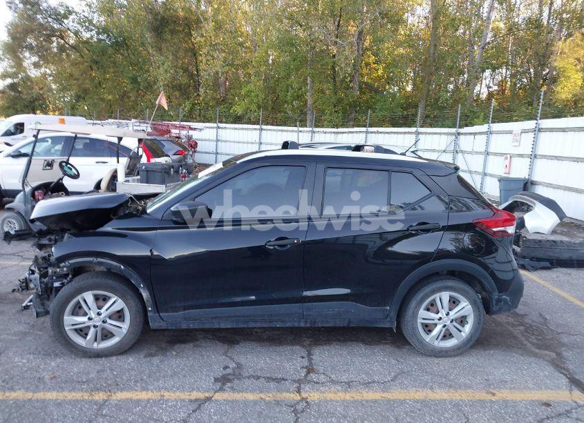 Photo 14 of 2018 Nissan Kicks S (VIN 3N1CP5CU5JL518486)