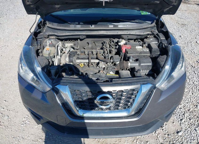 Photo 10 of 2018 Nissan Kicks SV (VIN 3N1CP5CU5JL540150)