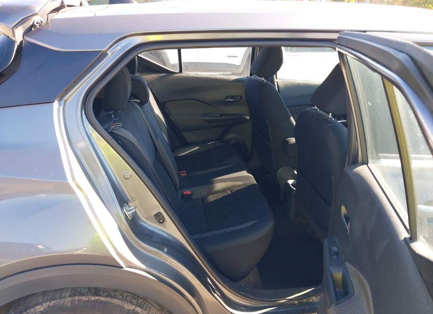 Photo 8 of 2018 Nissan Kicks SV (VIN 3N1CP5CU5JL540150)