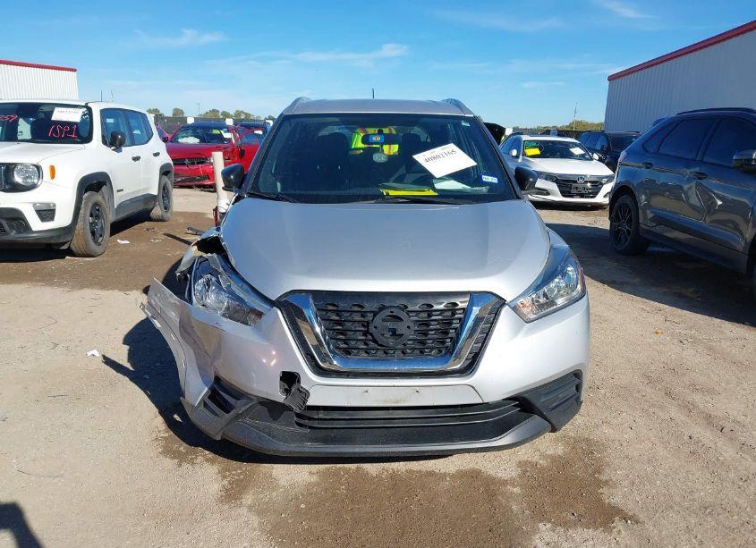 Photo 12 of 2018 Nissan Kicks S (VIN 3N1CP5CU5JL542609)