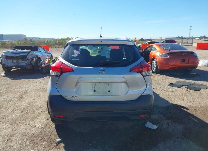 Photo 16 of 2018 Nissan Kicks S (VIN 3N1CP5CU5JL542609)