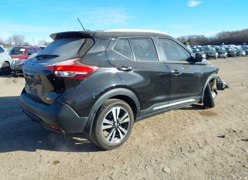 Photo 4 of 2019 Nissan Kicks SR (VIN 3N1CP5CU5KL488505)