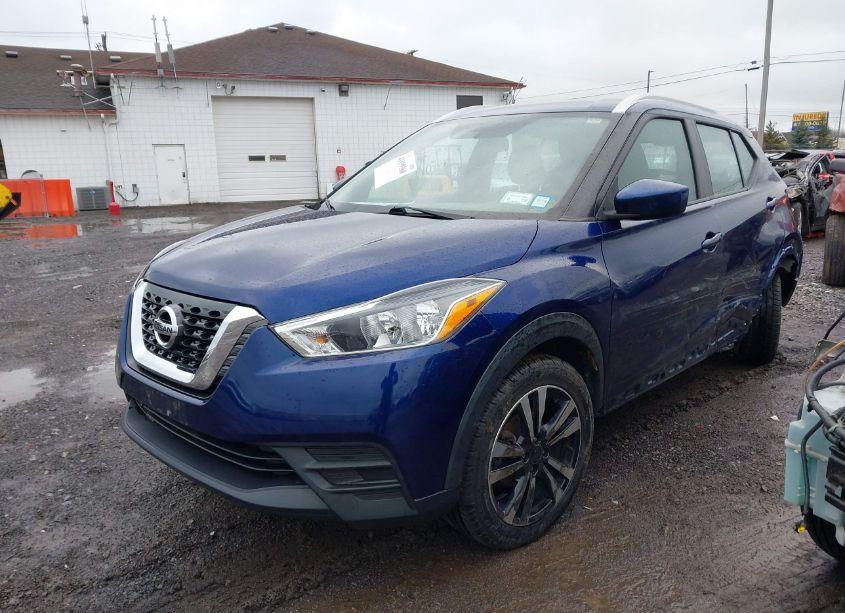Photo 2 of 2019 Nissan Kicks SV (VIN 3N1CP5CU5KL494840)