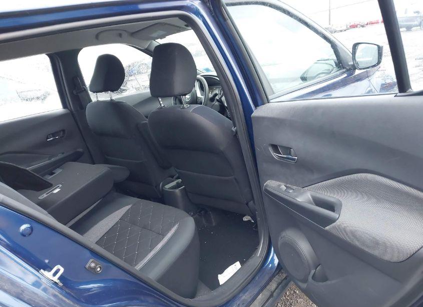 Photo 8 of 2019 Nissan Kicks SV (VIN 3N1CP5CU5KL494840)