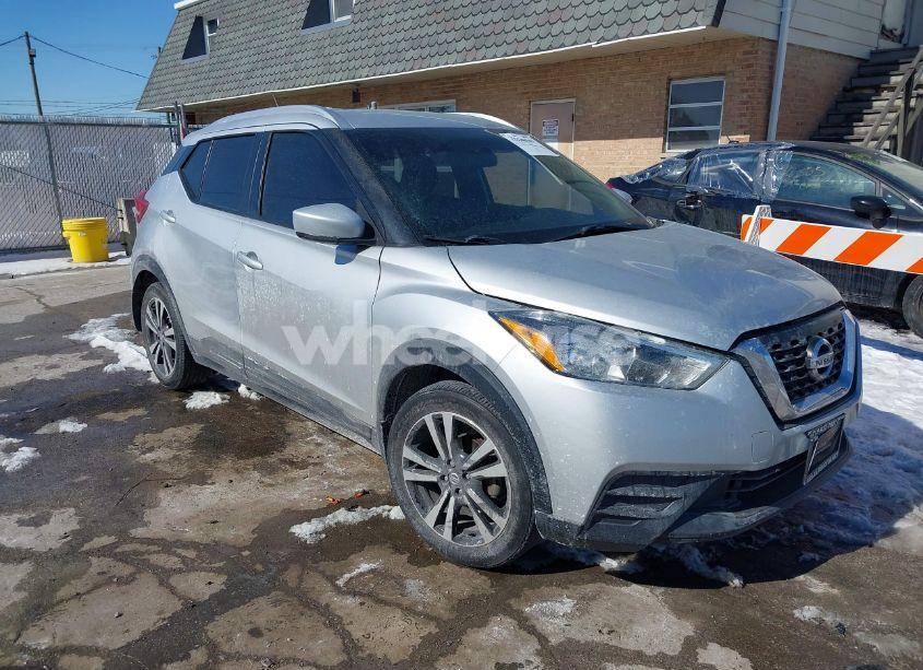 2019 Nissan Kicks SV (VIN 3N1CP5CU5KL498273) main photo