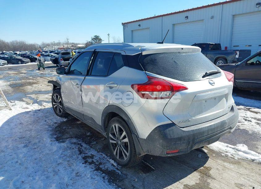Photo 3 of 2019 Nissan Kicks SV (VIN 3N1CP5CU5KL498273)