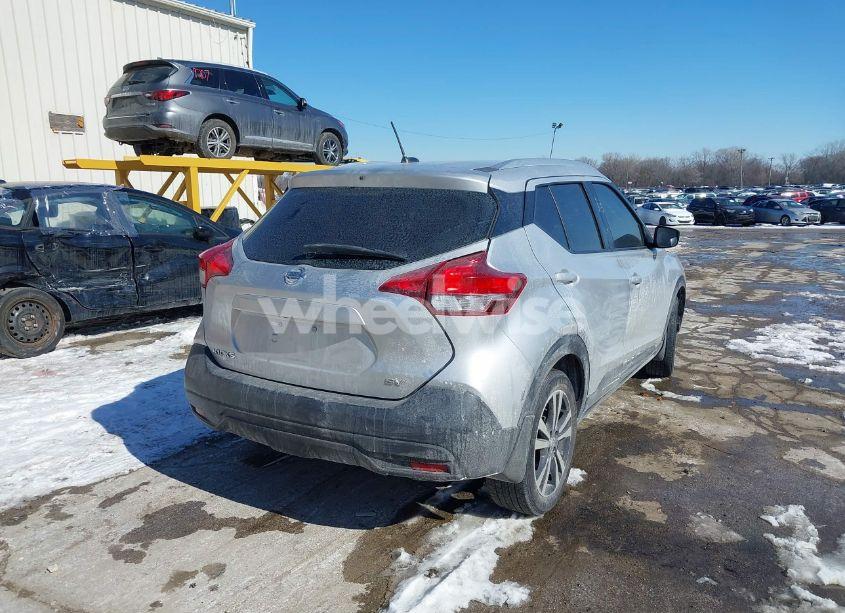 Photo 4 of 2019 Nissan Kicks SV (VIN 3N1CP5CU5KL498273)