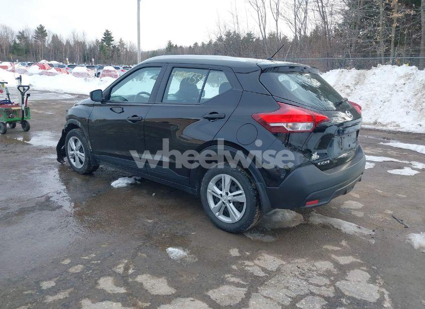 Photo 3 of 2019 Nissan Kicks S (VIN 3N1CP5CU5KL506517)