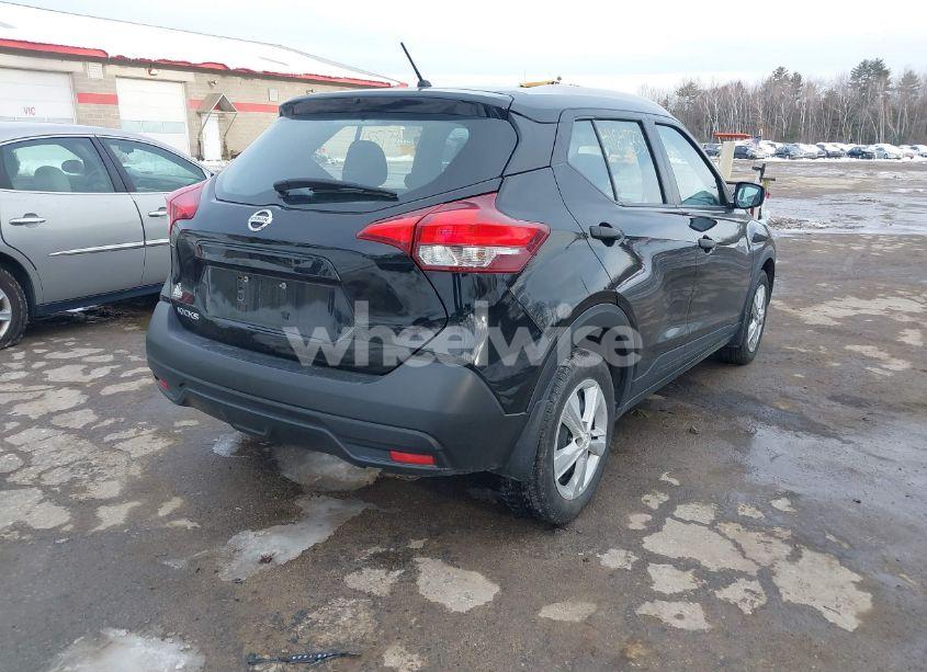 Photo 4 of 2019 Nissan Kicks S (VIN 3N1CP5CU5KL506517)