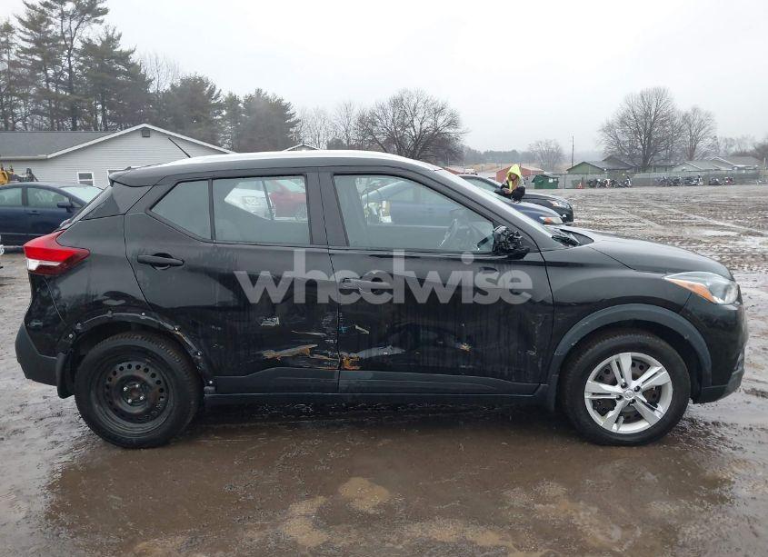 Photo 13 of 2019 Nissan Kicks S (VIN 3N1CP5CU5KL513015)