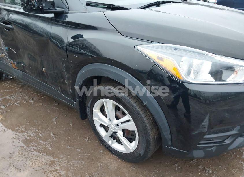 Photo 17 of 2019 Nissan Kicks S (VIN 3N1CP5CU5KL513015)