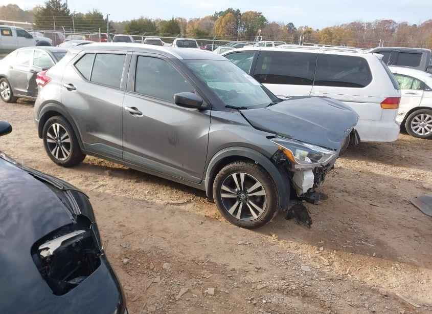 2019 Nissan Kicks SV (VIN 3N1CP5CU5KL514164) main photo
