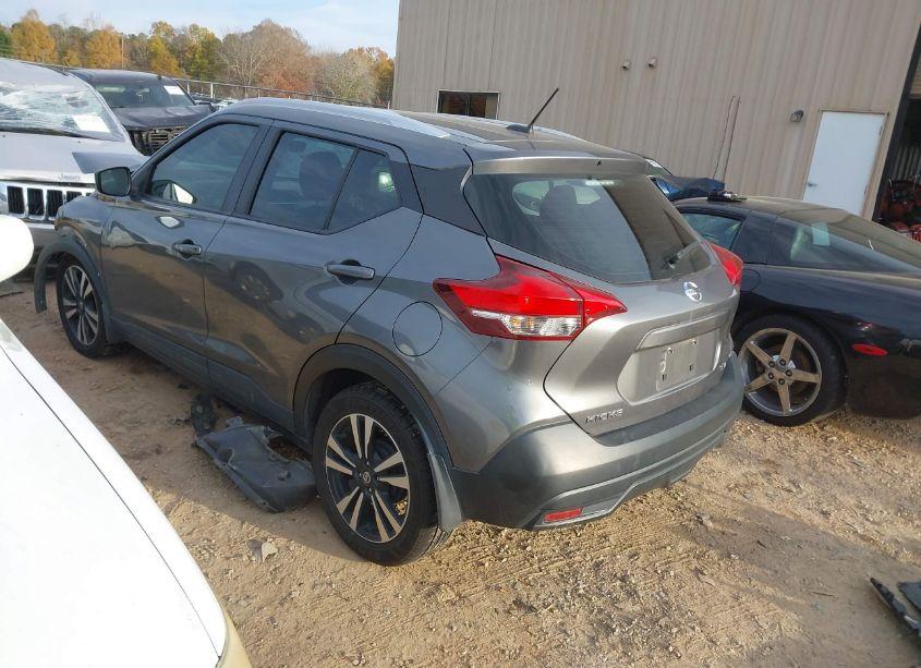 Photo 3 of 2019 Nissan Kicks SV (VIN 3N1CP5CU5KL514164)