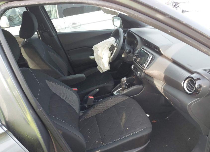 Photo 5 of 2019 Nissan Kicks SV (VIN 3N1CP5CU5KL514164)