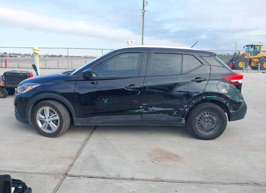 Photo 14 of 2019 Nissan Kicks S (VIN 3N1CP5CU5KL514939)