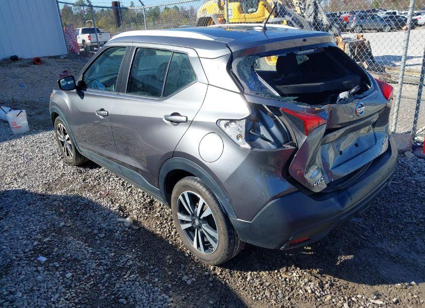 Photo 3 of 2019 Nissan Kicks SV (VIN 3N1CP5CU5KL532275)