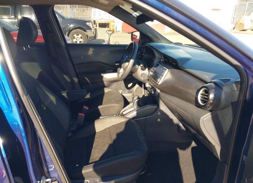 Photo 5 of 2019 Nissan Kicks SV (VIN 3N1CP5CU5KL538173)