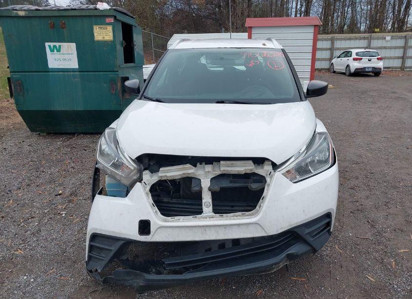 Photo 12 of 2019 Nissan Kicks S (VIN 3N1CP5CU5KL541171)