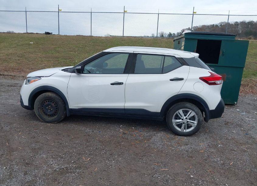 Photo 14 of 2019 Nissan Kicks S (VIN 3N1CP5CU5KL541171)