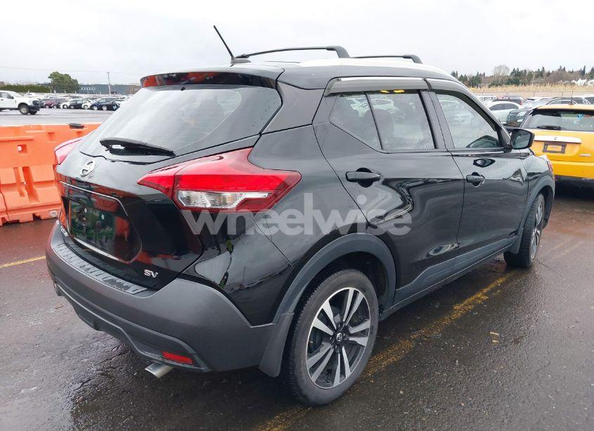 Photo 4 of 2019 Nissan Kicks SV (VIN 3N1CP5CU5KL543681)