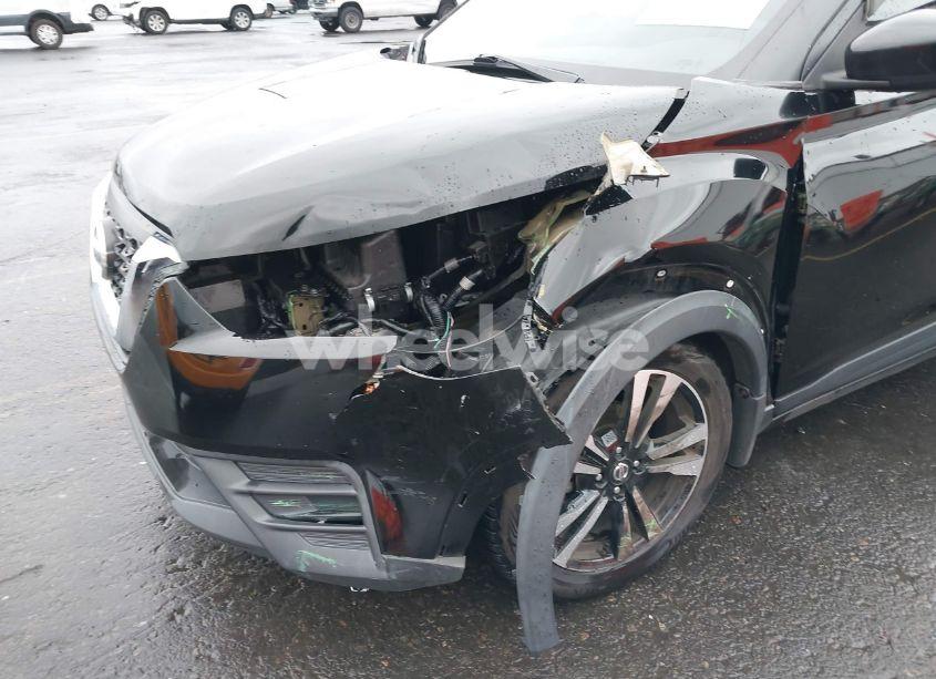 Photo 6 of 2019 Nissan Kicks SV (VIN 3N1CP5CU5KL543681)