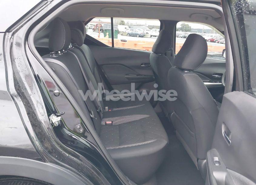 Photo 8 of 2019 Nissan Kicks SV (VIN 3N1CP5CU5KL543681)