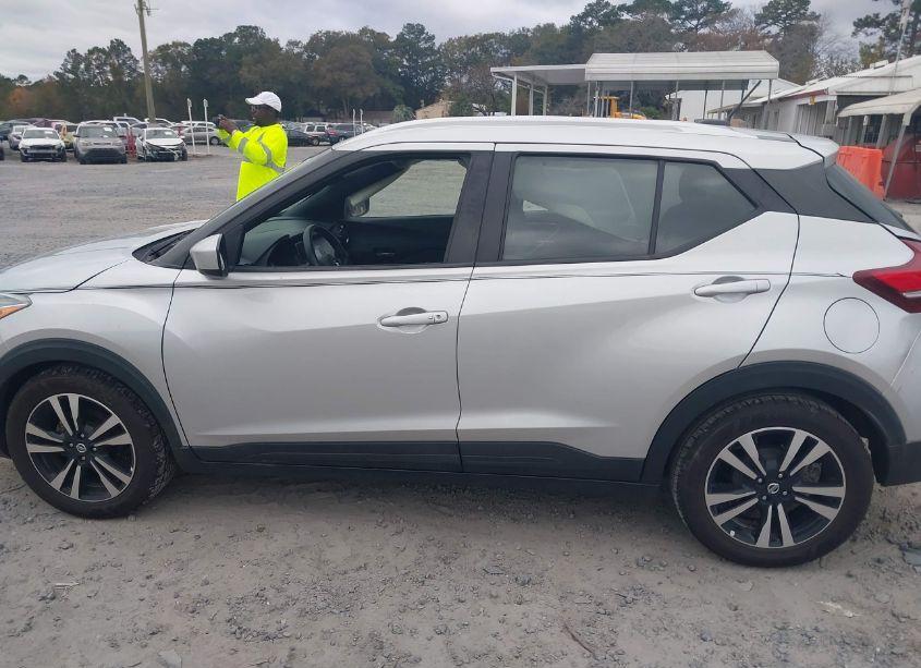 Photo 14 of 2019 Nissan Kicks SV (VIN 3N1CP5CU5KL545267)