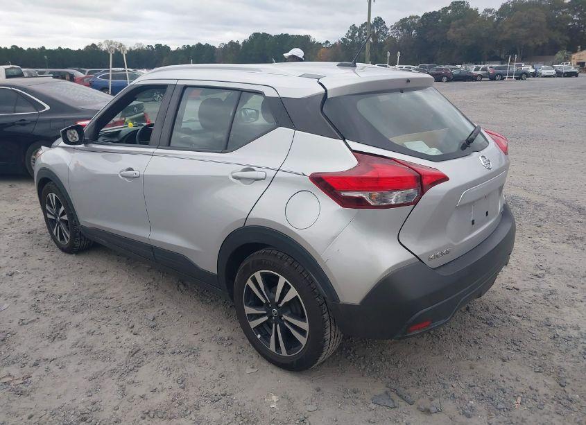 Photo 3 of 2019 Nissan Kicks SV (VIN 3N1CP5CU5KL545267)