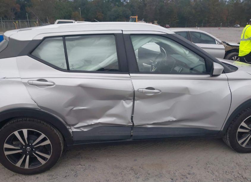 Photo 6 of 2019 Nissan Kicks SV (VIN 3N1CP5CU5KL545267)