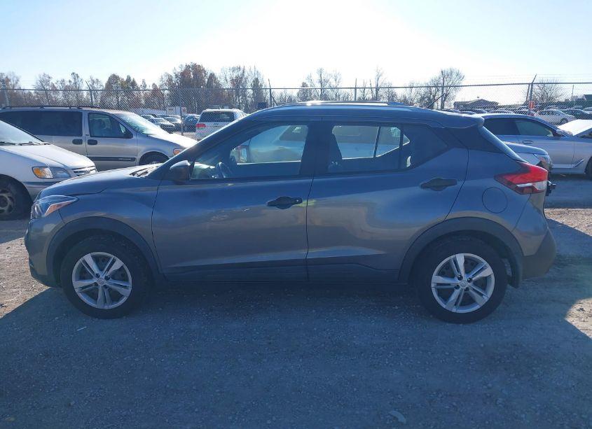 Photo 14 of 2019 Nissan Kicks S (VIN 3N1CP5CU5KL556849)