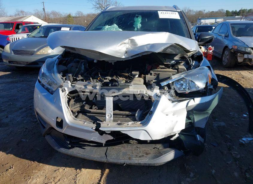 Photo 12 of 2019 Nissan Kicks S (VIN 3N1CP5CU5KL557063)