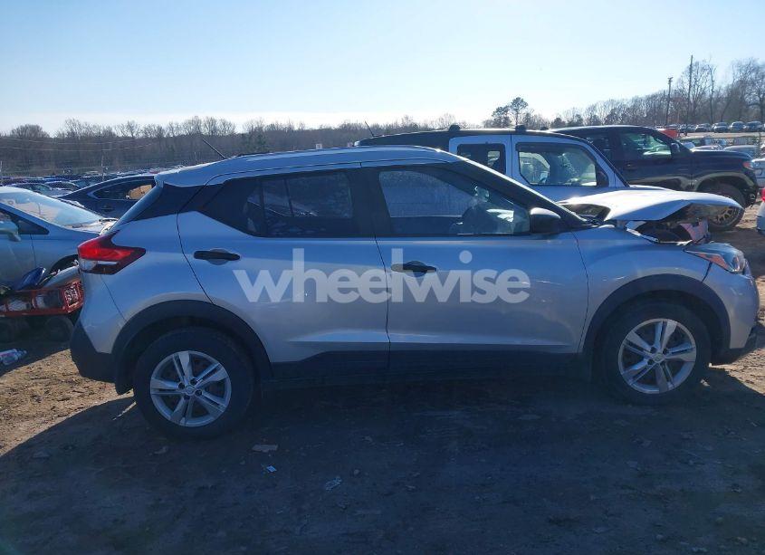 Photo 13 of 2019 Nissan Kicks S (VIN 3N1CP5CU5KL557063)
