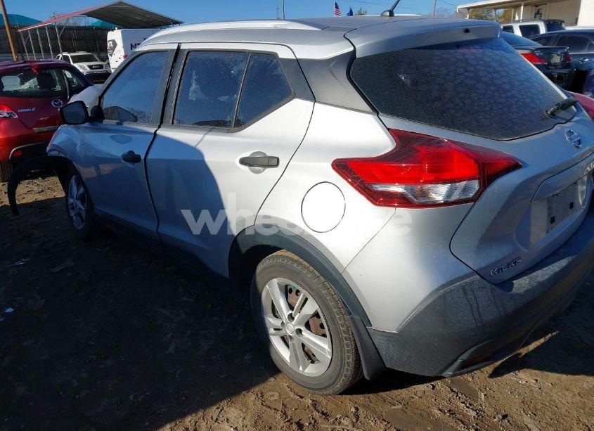 Photo 3 of 2019 Nissan Kicks S (VIN 3N1CP5CU5KL557063)