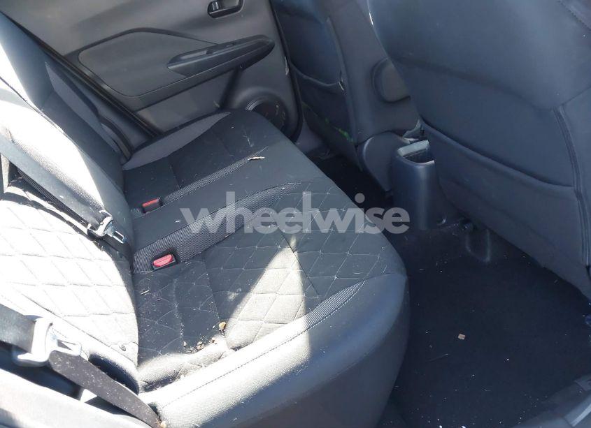 Photo 8 of 2019 Nissan Kicks S (VIN 3N1CP5CU5KL557063)