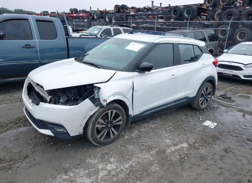 Photo 2 of 2019 Nissan Kicks SR (VIN 3N1CP5CU5KL563509)