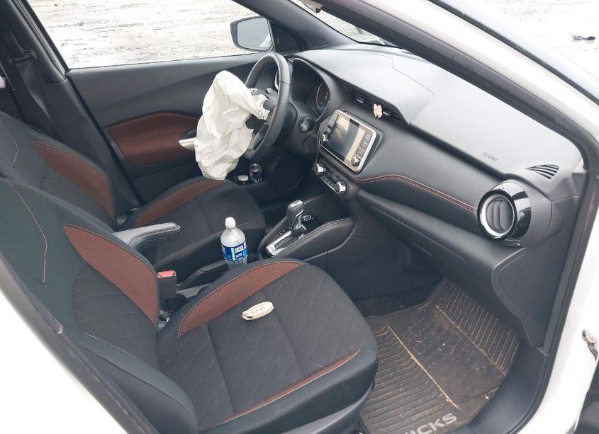 Photo 5 of 2019 Nissan Kicks SR (VIN 3N1CP5CU5KL563509)