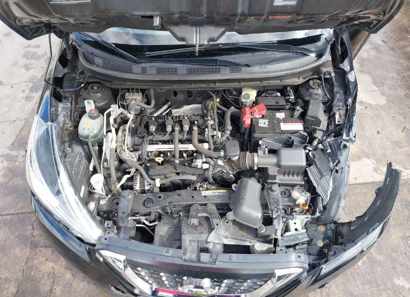 Photo 10 of 2019 Nissan Kicks S (VIN 3N1CP5CU5KL563929)