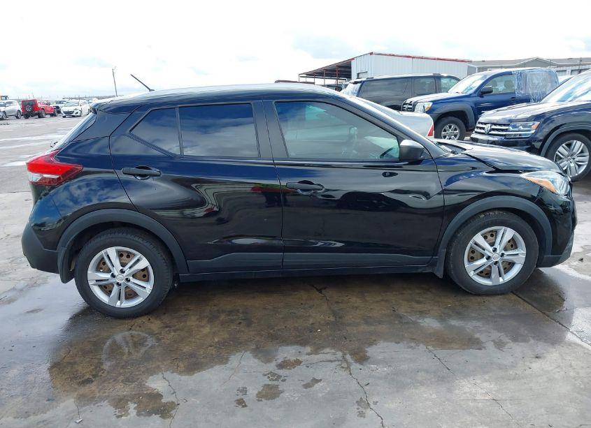 Photo 14 of 2019 Nissan Kicks S (VIN 3N1CP5CU5KL563929)