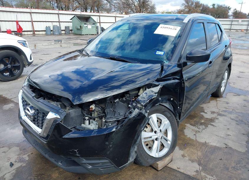 Photo 6 of 2019 Nissan Kicks S (VIN 3N1CP5CU5KL563929)