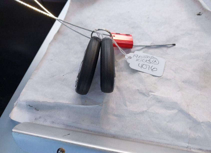 Photo 11 of 2019 Nissan Kicks S (VIN 3N1CP5CU5KL564076)