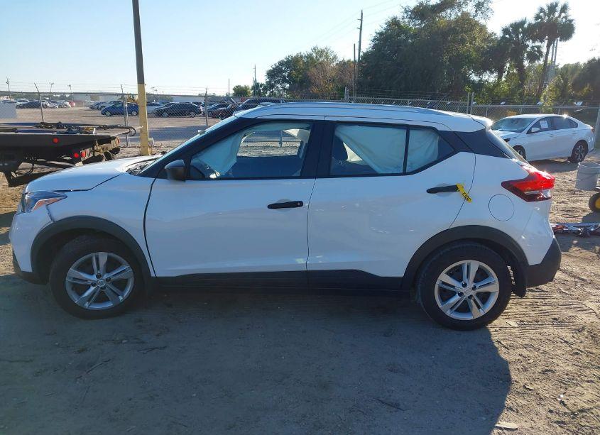 Photo 14 of 2019 Nissan Kicks S (VIN 3N1CP5CU5KL564076)