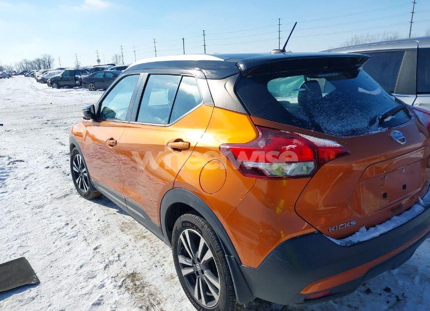 Photo 3 of 2019 Nissan Kicks SR (VIN 3N1CP5CU5KL568631)