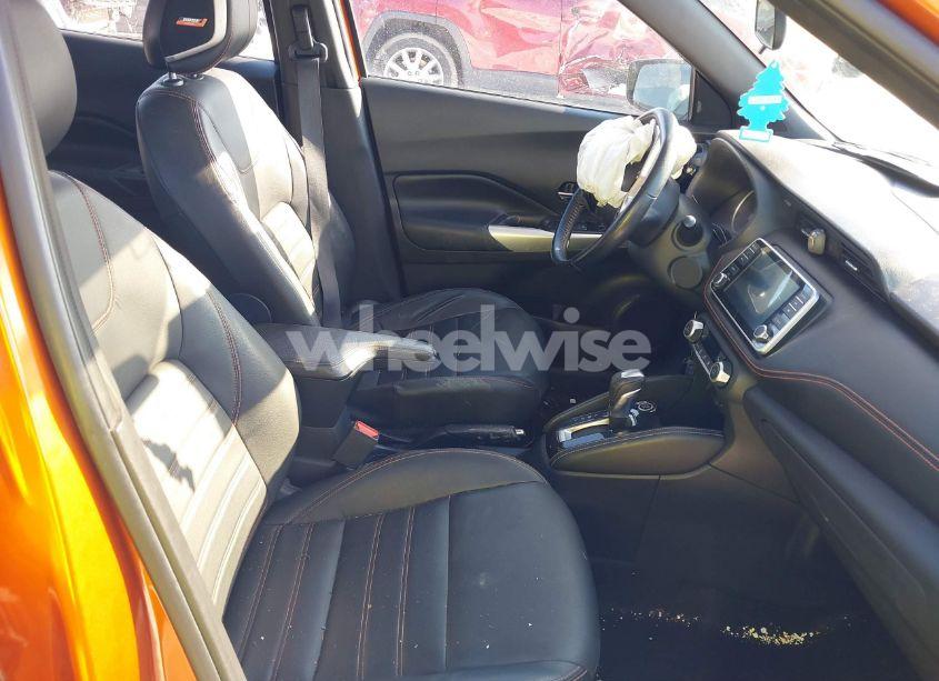 Photo 5 of 2019 Nissan Kicks SR (VIN 3N1CP5CU5KL568631)