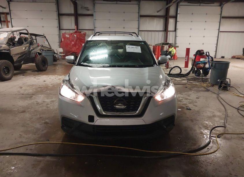 Photo 12 of 2018 Nissan Kicks SV (VIN 3N1CP5CU6JL530310)